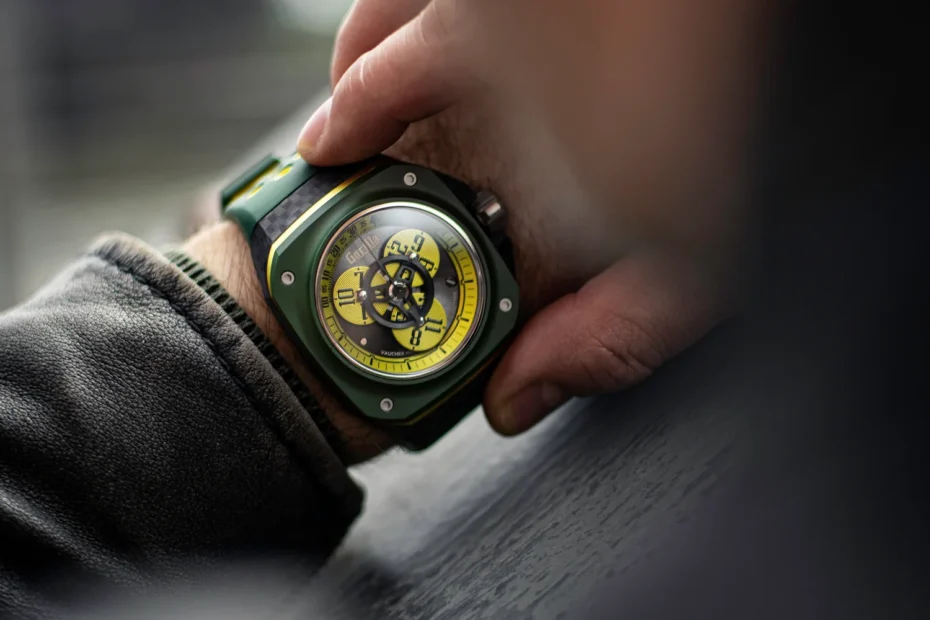 Diferencias entre relojes con bisel en acero y cristal Gorilla Glass contra bisel en titanio y cristal de zafiro